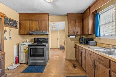 204 Elm St, Abbeville, AL 36310 - photo 5