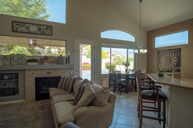 Entertainment & Kitchen