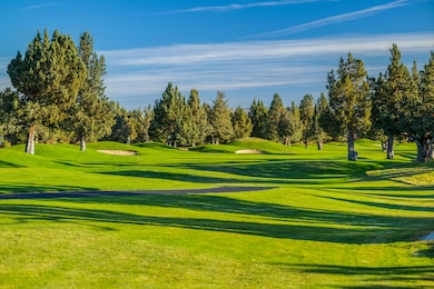 8685 Red Wing Ln, Redmond, OR 97756 - photo 6