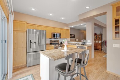 Kitchen Island eating area