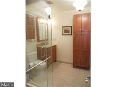 122 Woodstream Dr, Norristown, PA 19403 - photo 7