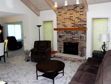 221 E Windsor Rd, Saylorsburg, PA 18353 - photo 7