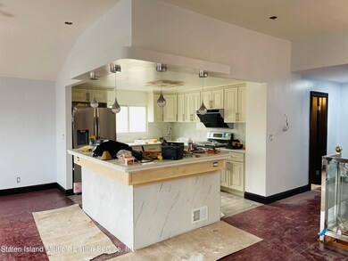 252 Abingdon Ave, Staten Island, NY 10308 - photo 2