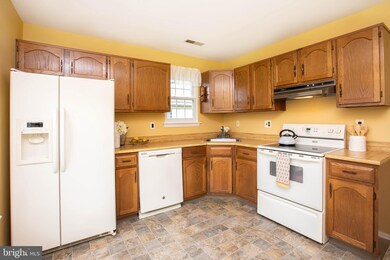 158 Lakebridge Dr, Woodbury, NJ 08096 - photo 3