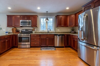 383 Mammoth Rd, Pelham, NH 03076 - photo 5