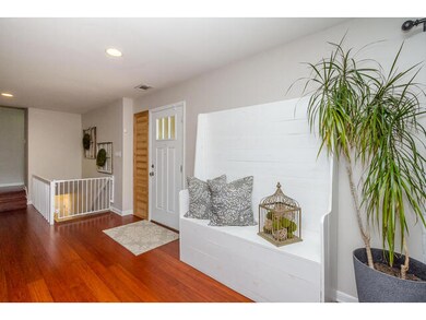 3410 Kamel Cir Augusta GA-010-025-Foyer-