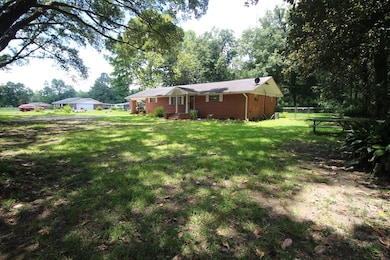 3662 Sharon Rd, Laurel, MS 39443 - photo 5