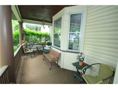 Exterior Front In addition to the enclosed porch -