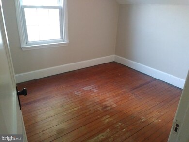 107 Broad St, Saint Georges, DE 19733 - photo 6