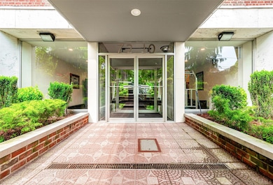 72-10 112th St unit 5B, Forest Hills, NY 11375 - photo 2