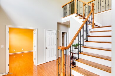 5905 Laurel Ln-5