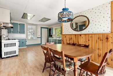 6 Walnut Place, Wellesley Hills, MA 02481 - photo 4