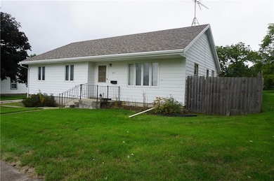 325 E Clay St, Osceola, IA 50213 - photo 2