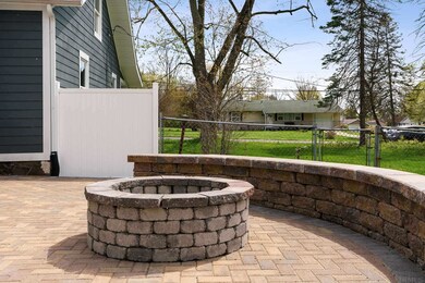 301 W Pendle St, South Bend, IN 46637 - photo 3