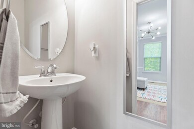 18599 Quantico Gateway Dr, Triangle, VA 22172 - photo 7