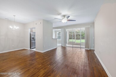 Living/Dining Rm