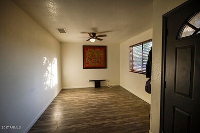 507 Quail Run_living room