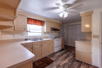 721 E Crawford St, Colquitt, GA 39837 - photo 6