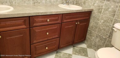 276 Beachway Ave unit 4, Keansburg, NJ 07734 - photo 4