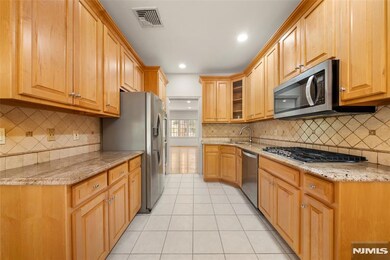 139 Stonegate Trail, Cresskill, NJ 07626 - photo 6