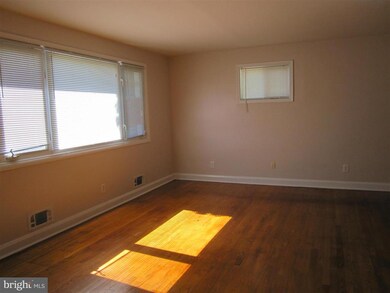 8209 Alston Rd, Towson, MD 21204 - photo 3
