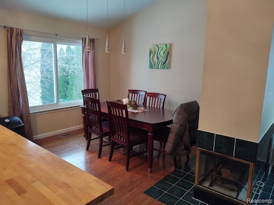 1432 Pond View Ct, Wixom, MI 48393 - photo 3