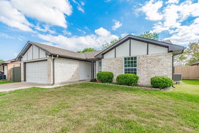 8714 Kirkmont Dr, Houston, TX 77089 - photo 4