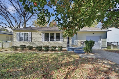 802 N Birch St, Owasso, OK 74055 - photo 3