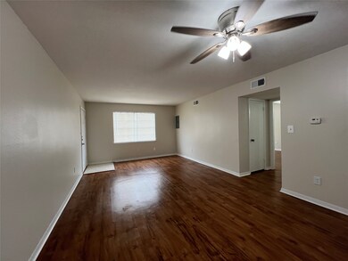 2400 5th St unit 8, Bay City, TX 77414 - photo 3