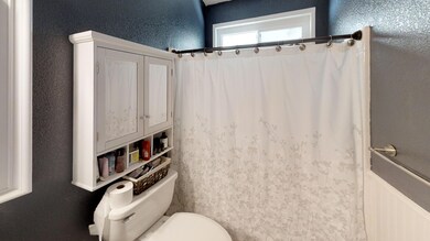 1414-Setter-Dr-Redding-CA-Bathroom(1)