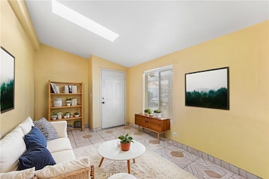 16079 Yarnell St unit B18, Sylmar, CA 91342 - photo 7