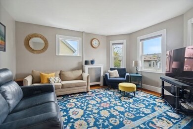 11 Tolman St unit 11, Waltham, MA 02453 - photo 2