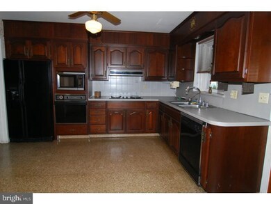 3724 Magnolia Ave, Reading, PA 19605 - photo 7