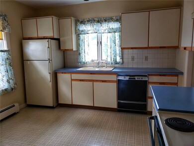 46 Ausdale Rd, Cranston, RI 02910 - photo 3