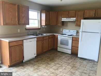 13 Weiser Ct unit 13, Womelsdorf, PA 19567 - photo 4