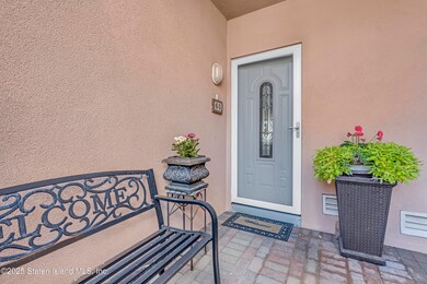 60 Harbour Ct unit 60, Staten Island, NY 10308 - photo 3