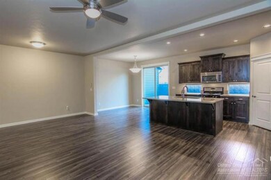 60371 SE Hedgewood Ln, Bend, OR 97702 - photo 5