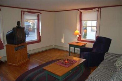 8 Munroe St, Woburn, MA 01801 - photo 4