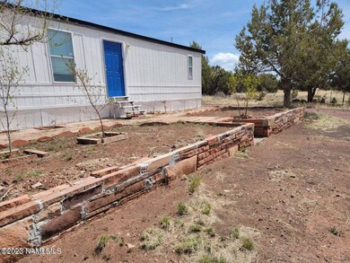 2201 N Luana Dr, Ash Fork, AZ 86320 - photo 3