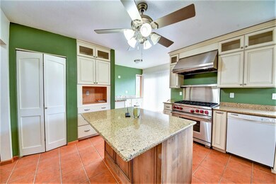 2617 Iris Ave NW, Cedar Rapids, IA 52405 - photo 7