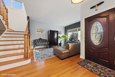 348 N Maple Ave, Elmhurst, IL 60126 - photo 2