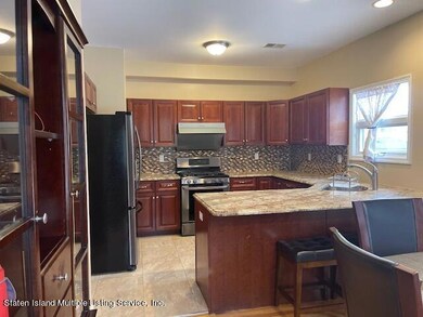 281 Riedel Ave, Staten Island, NY 10306 - photo 6