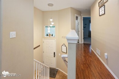 07-Stairs-Entry_SLS_-7816