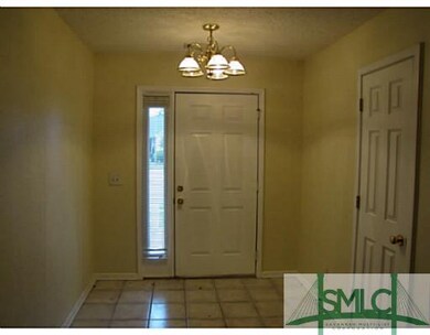 Foyer. Ceramic Tile