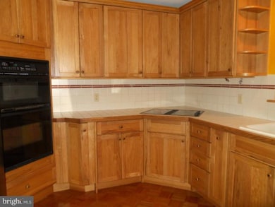 11219 Maplewood Dr, Dunkirk, MD 20754 - photo 3