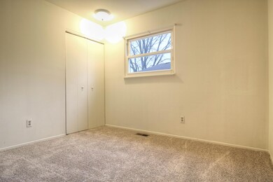4304 Dumfries Cir, Lansing, MI 48911 - photo 6