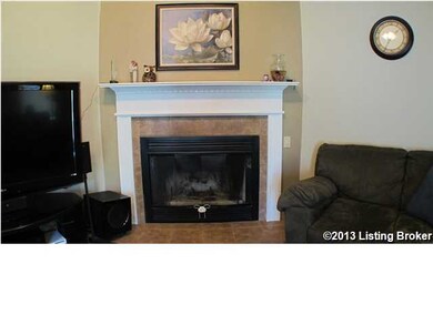 8205 Cortland Dr, Louisville, KY 40228 - photo 5