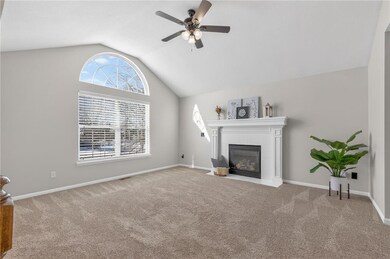 8924 NE Paw Dr, Kansas City, MO 64157 - photo 4