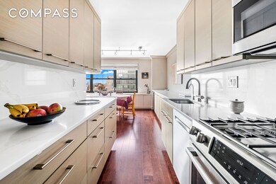 Lincoln Towers unit 25M, New York, NY 10023 - photo 4