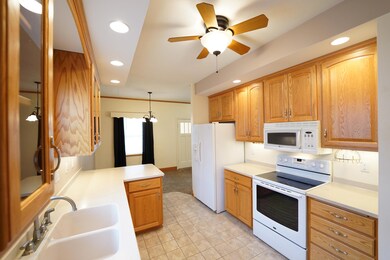 315 6th Ave NE, Jamestown, ND 58401 - photo 3